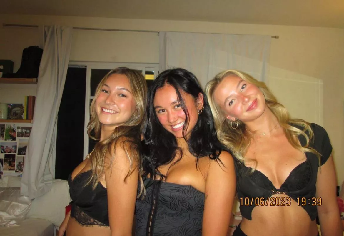 College Cuties posted by TtYY41