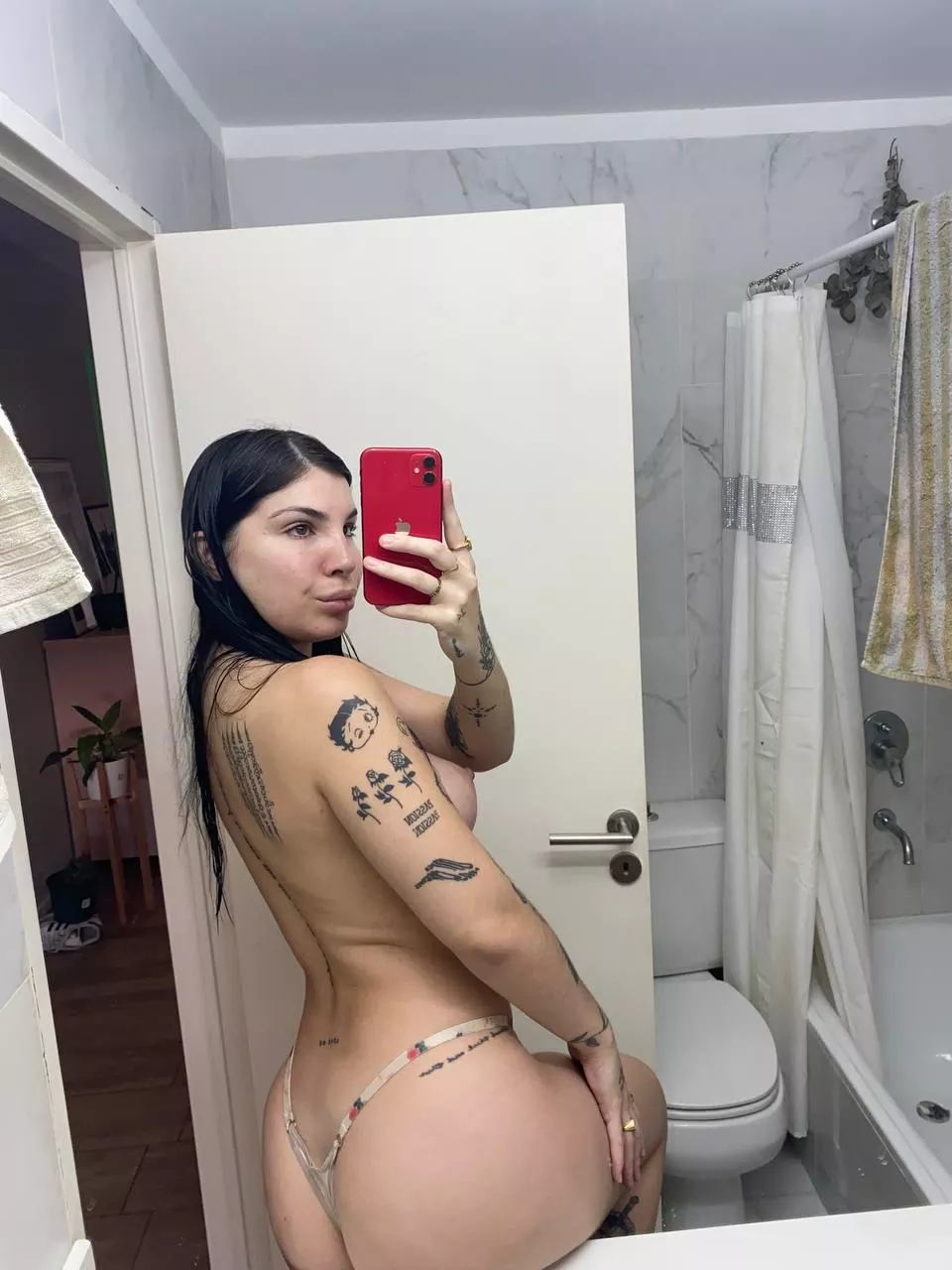 Dont be scared, I dont bite posted by whitecharade21