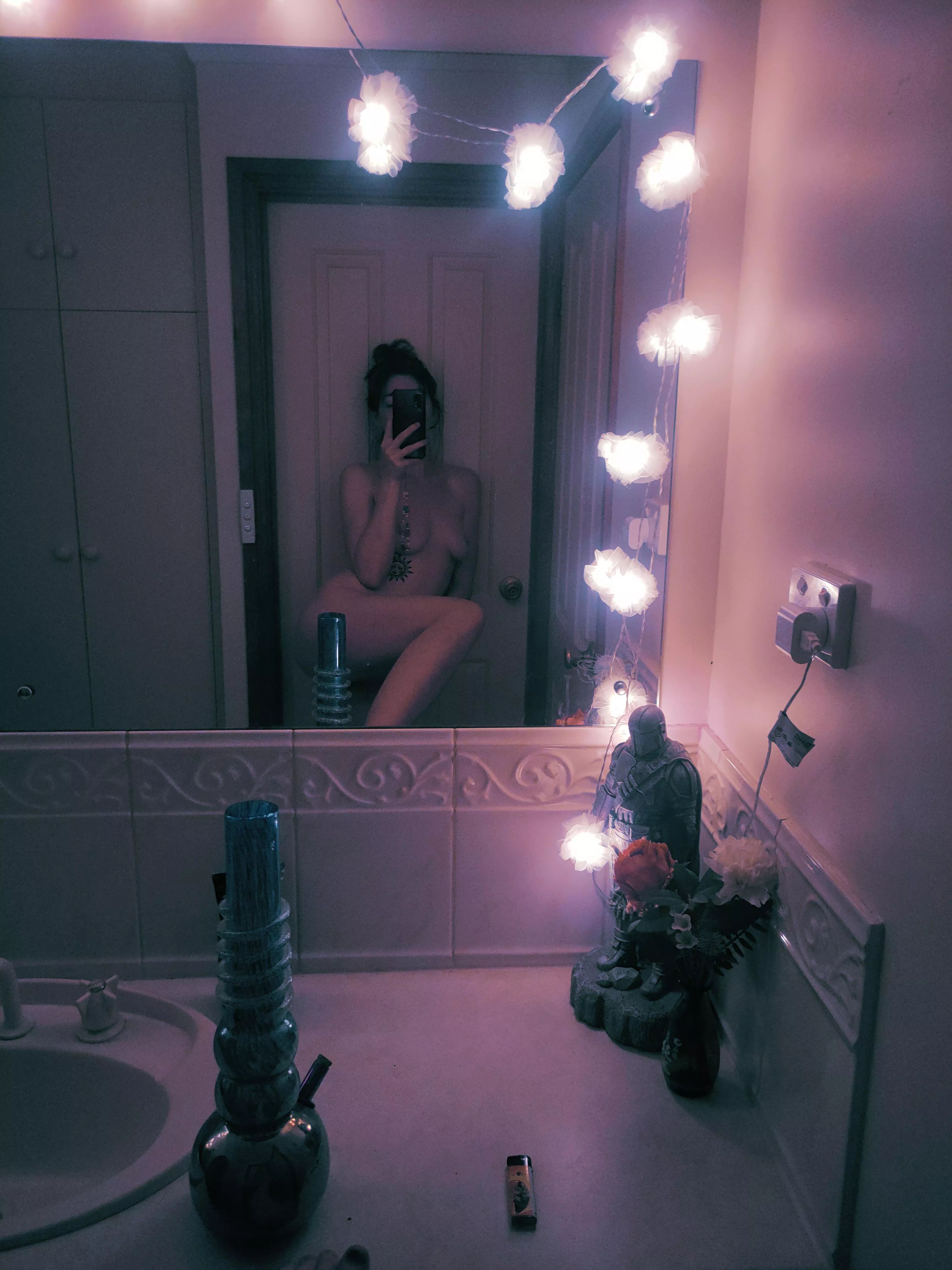 {f} Long weekend vibes posted by SaltyKitten3514