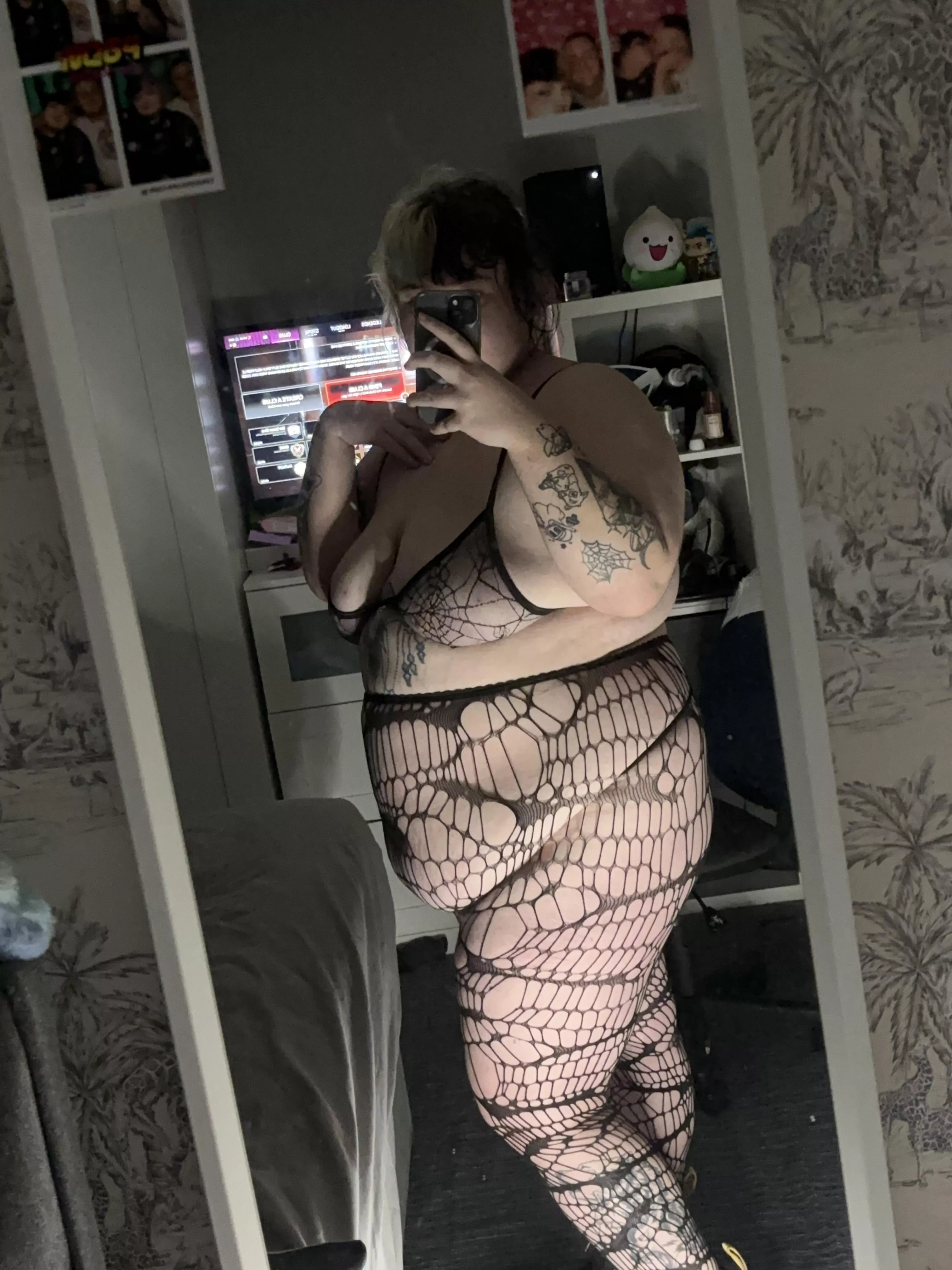 Fat Goth Girlfriend 🖤 posted by Emobabee0