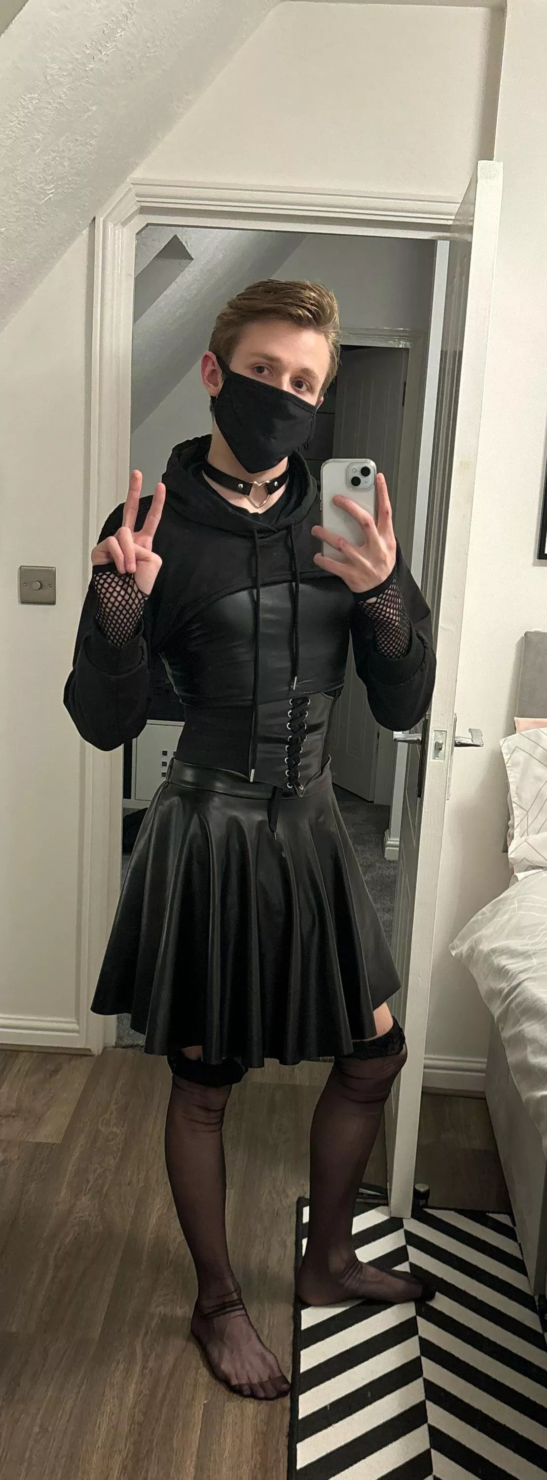 Feeling good 🖤 posted by Anonymous_FemboyXx
