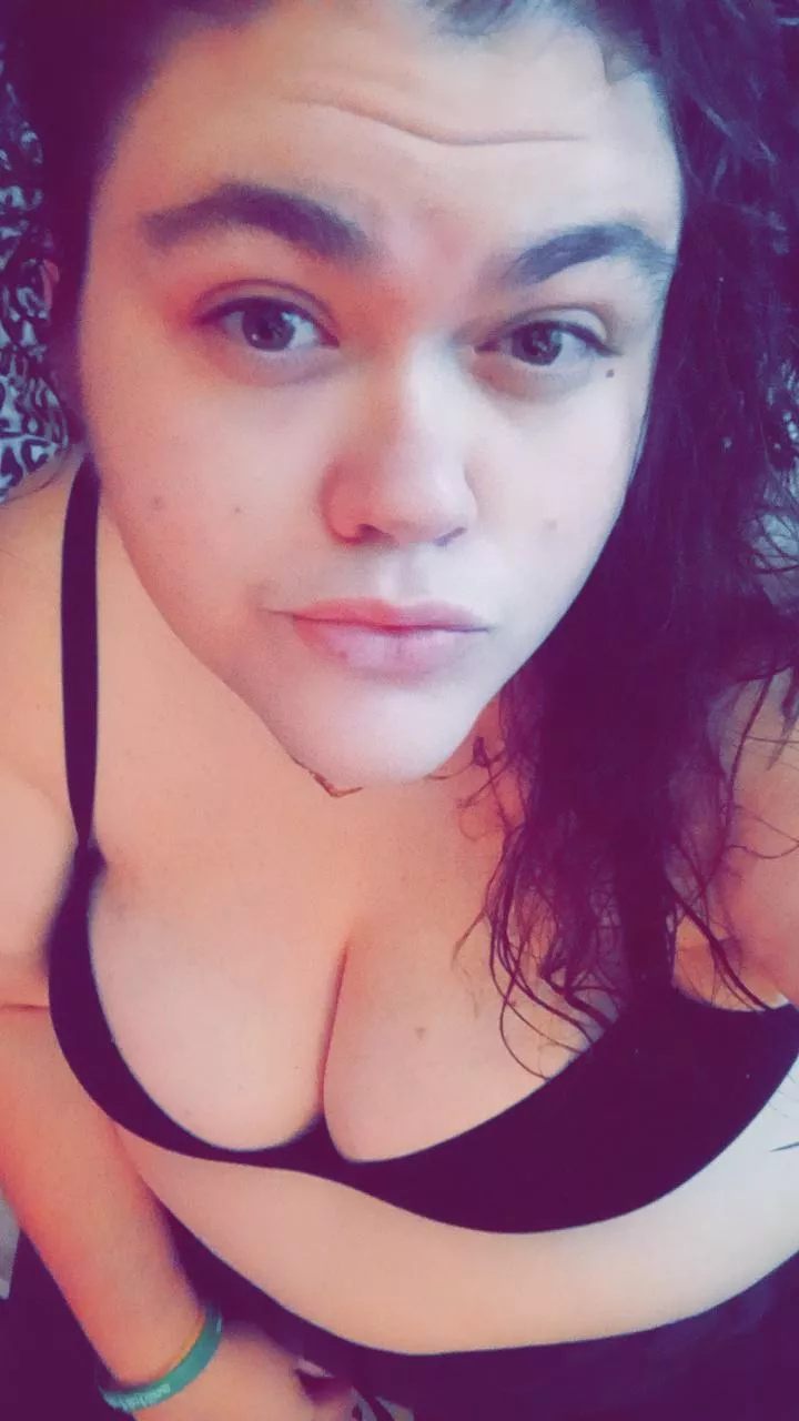 Good afternoon 🖤 posted by durtygeorgiagurl90