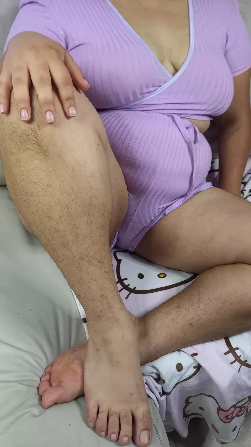 Hairy and natural body by _littlecherryyy