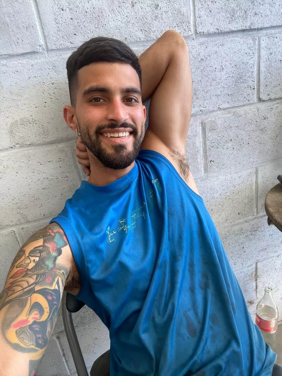 Hello, how is everyone here? I'm posing from my work 😁😁 posted by olalahot