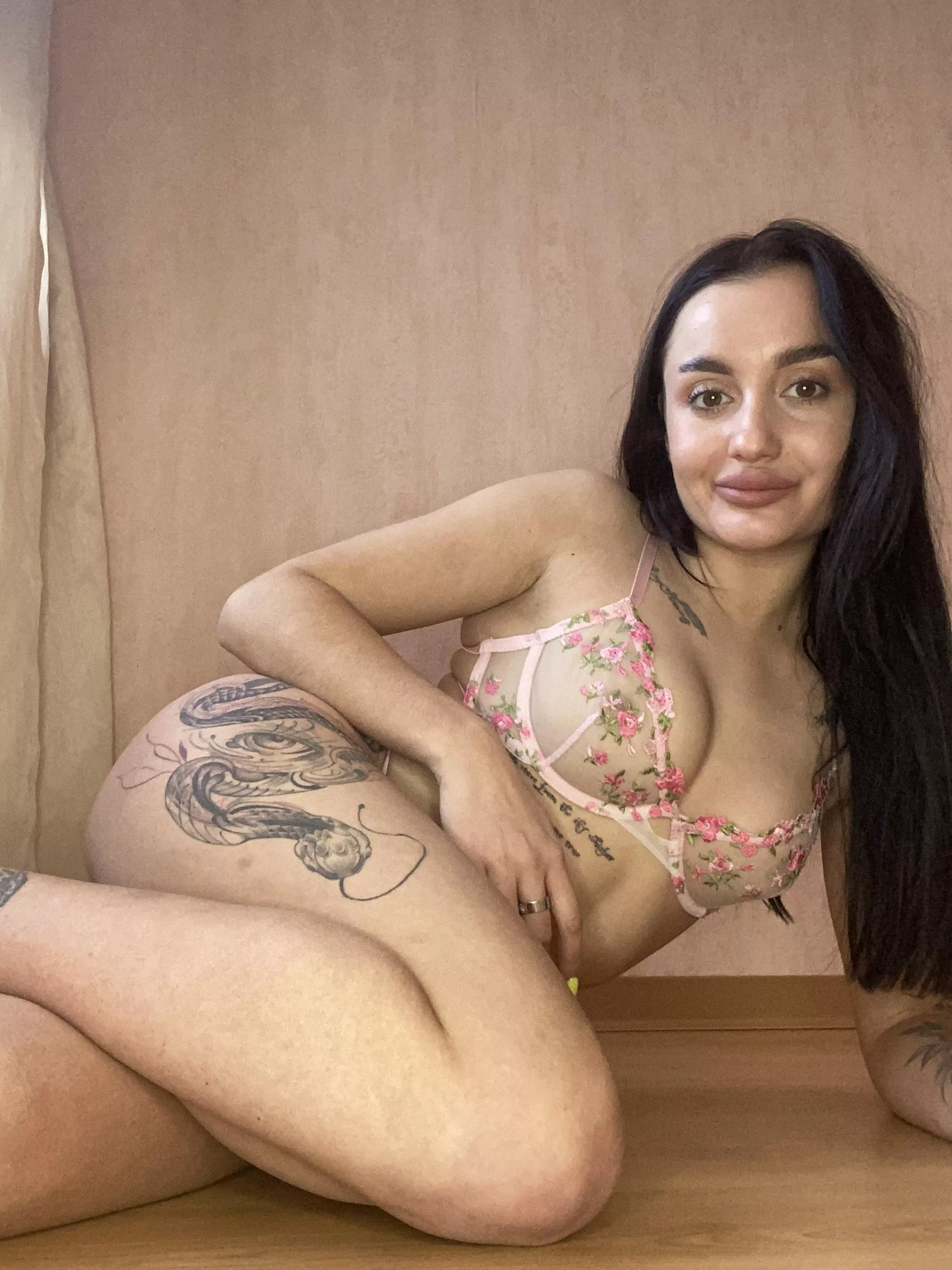 hoping for an interesting evening posted by Marguerite_Rossi