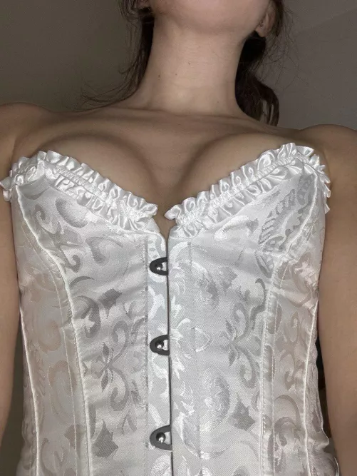 I can't breathe, but look at my tits! by sam_my_friend