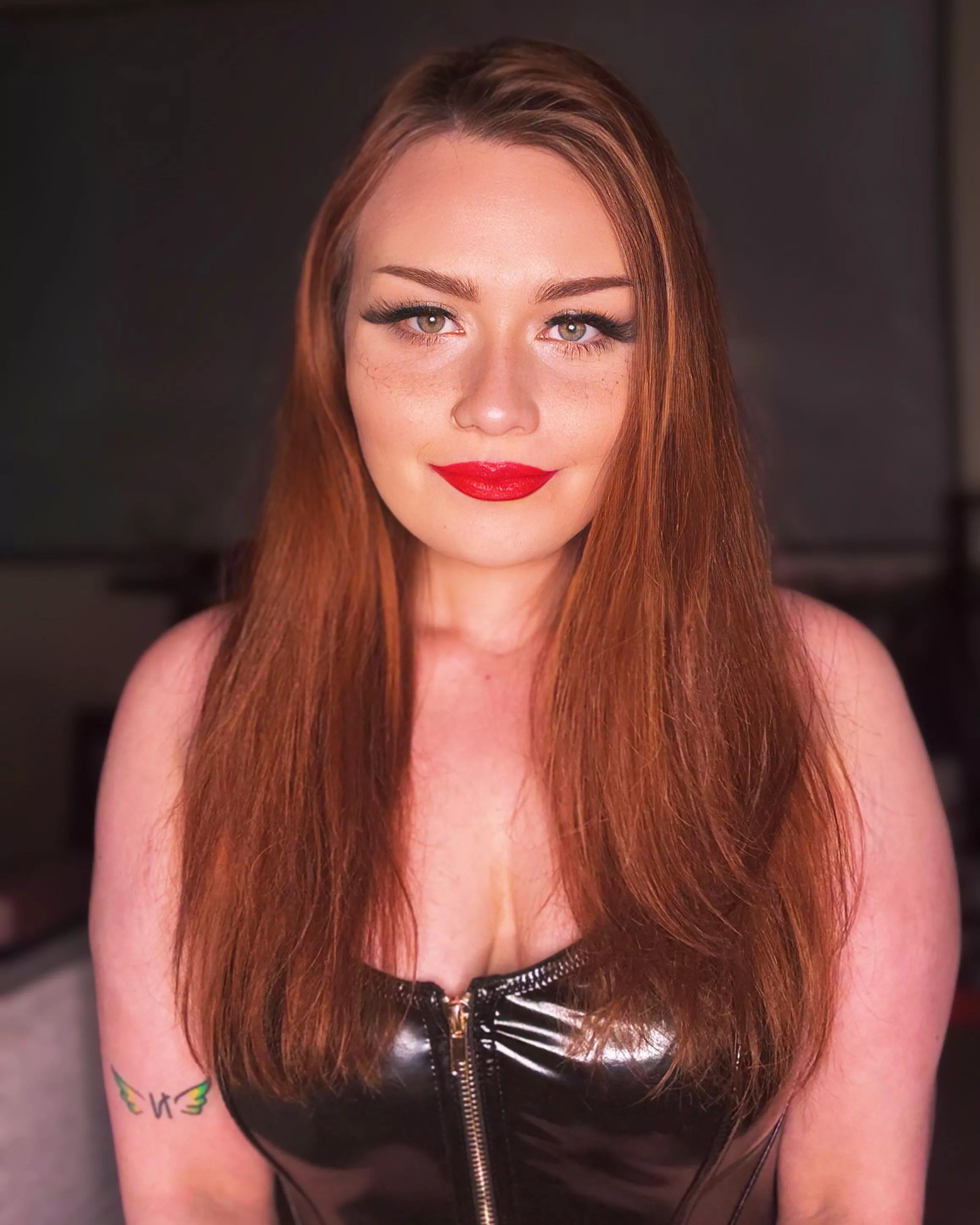 I feel glowy & shiny ⚡️ posted by xoelectraox