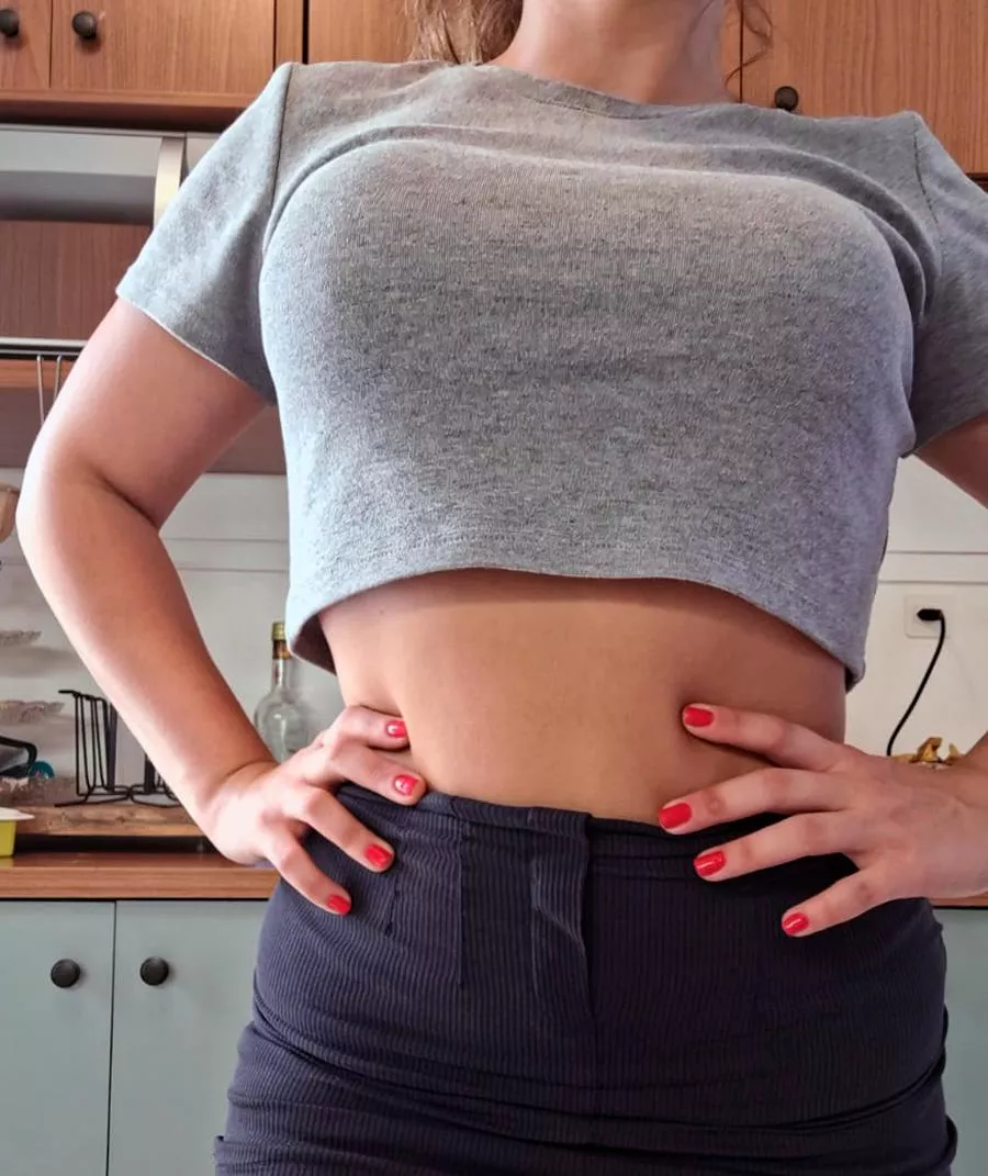 I hope you like red nails [f] posted by AntiqueMonroe