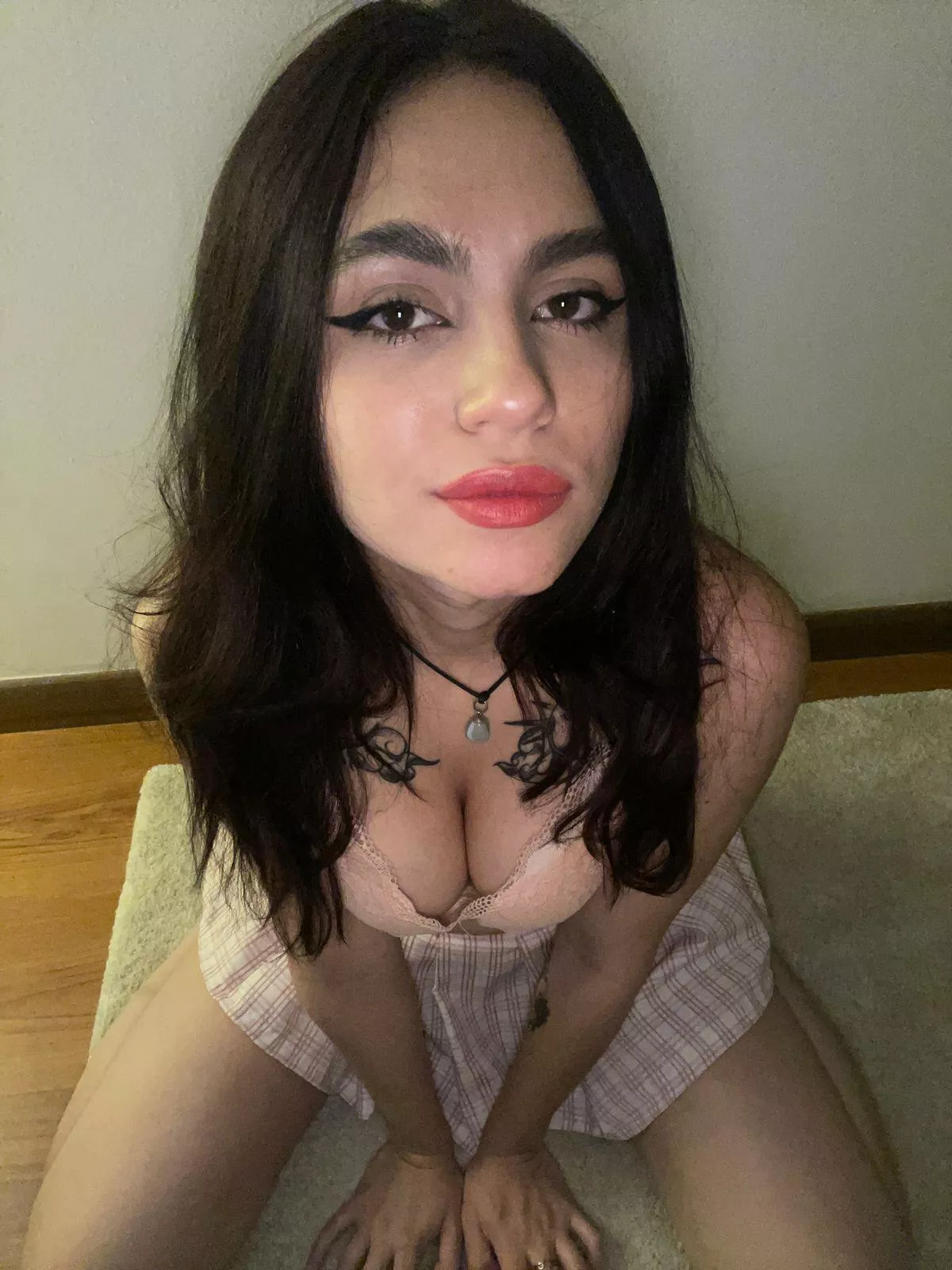 i'd give you bj till my make-up runs down posted by LatinaJasmin