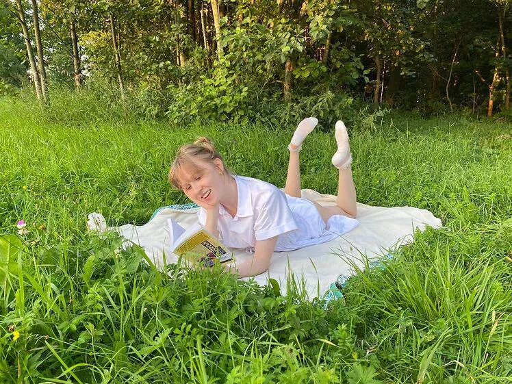 light and transparent [F] posted by FurtherDance613