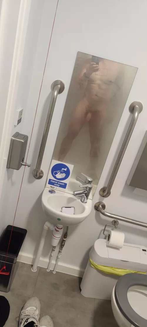 (M) 32, 6'6, 125kg in the shower at work by getyourowndamnboat