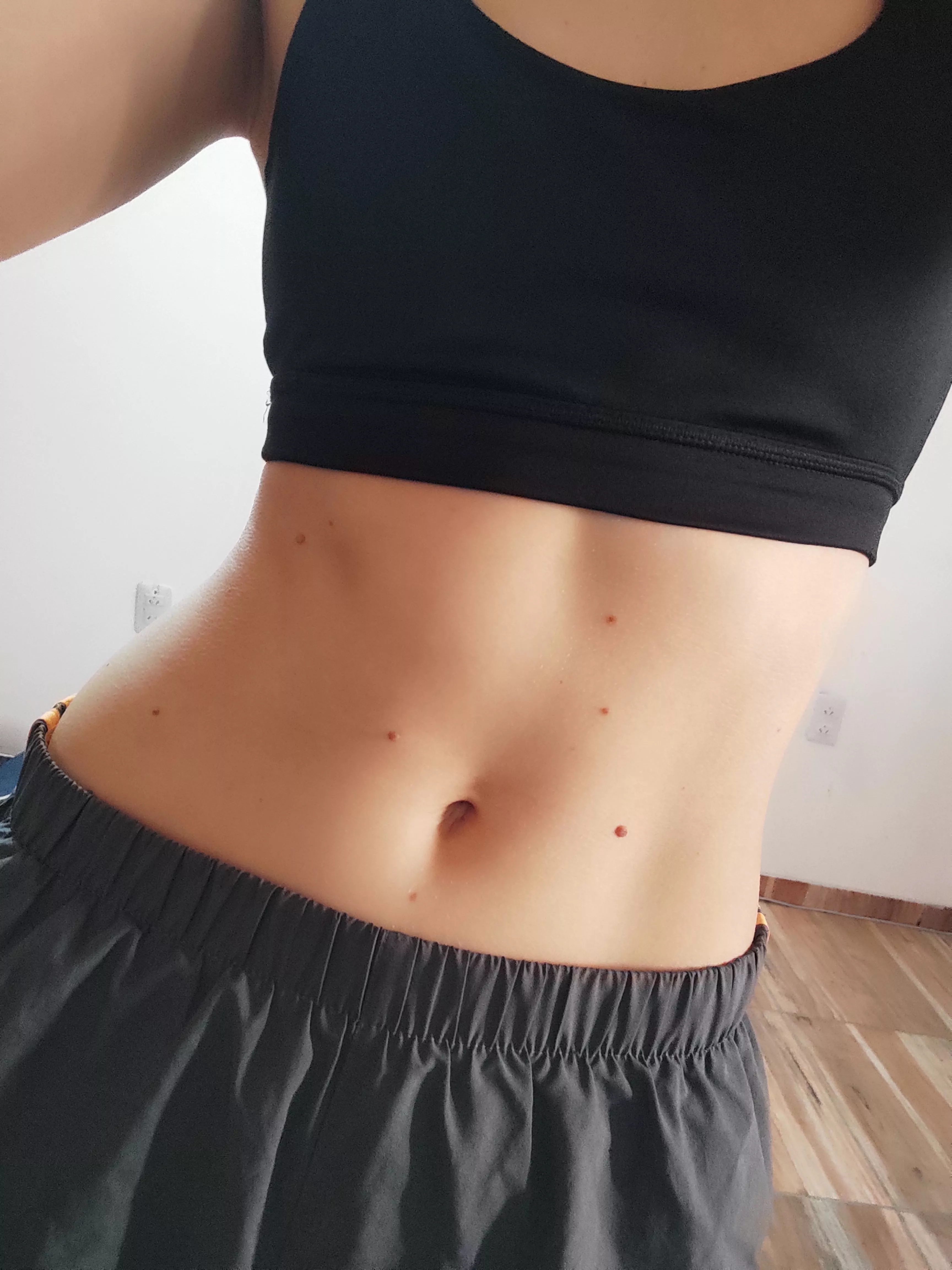 my black top makes my polka dots stand out posted by Sexyluliita