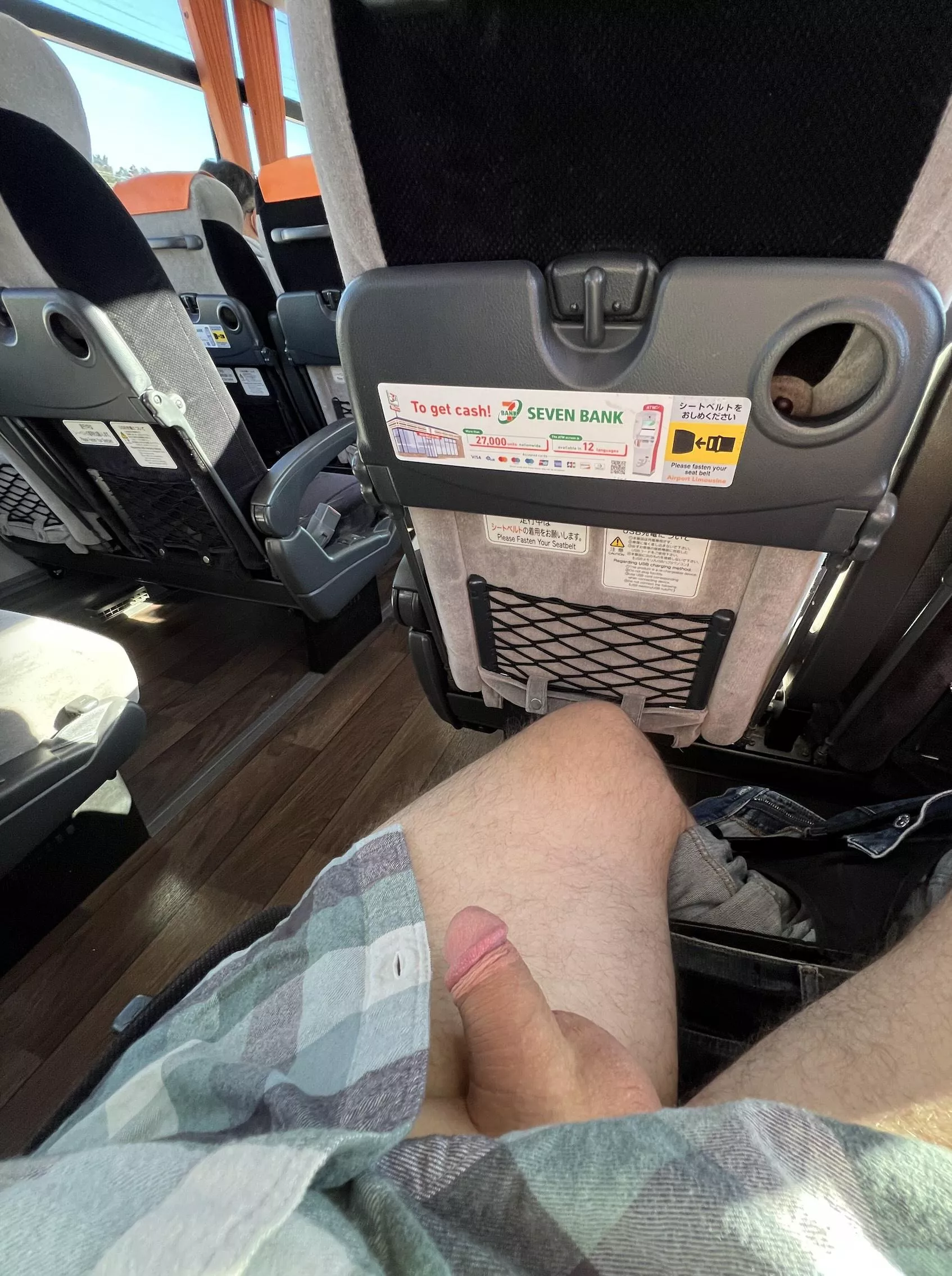 [M]y pants fell down on the way to the airport! posted by Felix_UV