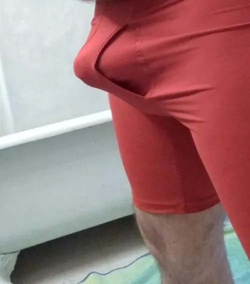 Red bulge by chubinmypants81
