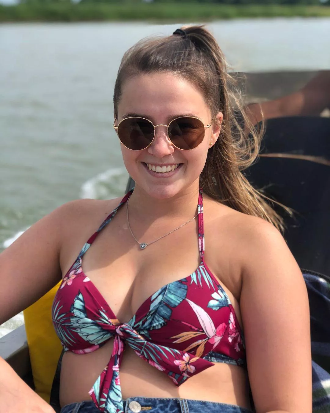 round glasses posted by SeducedByYourBeauty