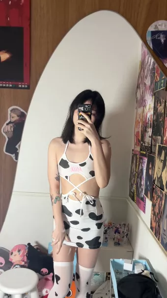 Sexy enough to attract your attention posted by PhotoWorth