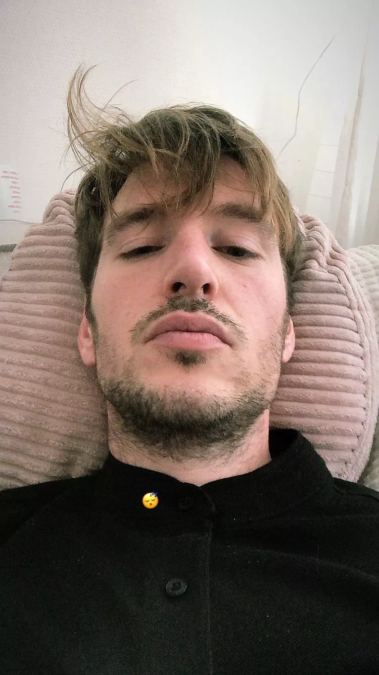 Sleepy 😴 posted by gotsomejuiceyet