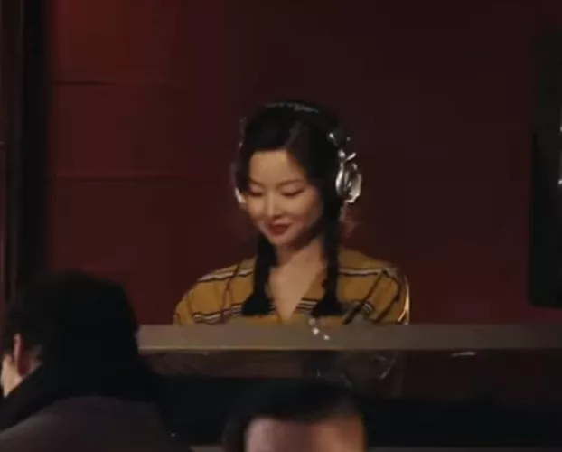 SNL GIRL at a BAR - Korean DJ by DoughReyMi