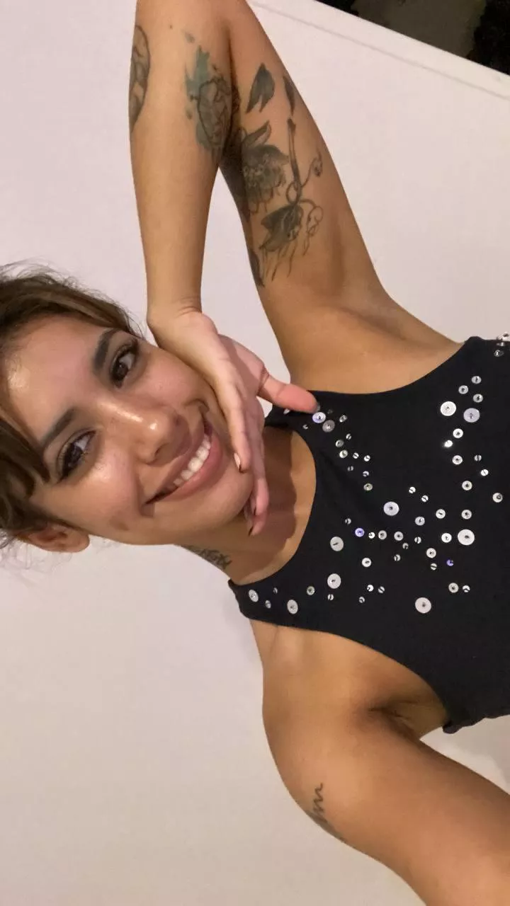 Trying to attract you attention, did it work? posted by cindy_red