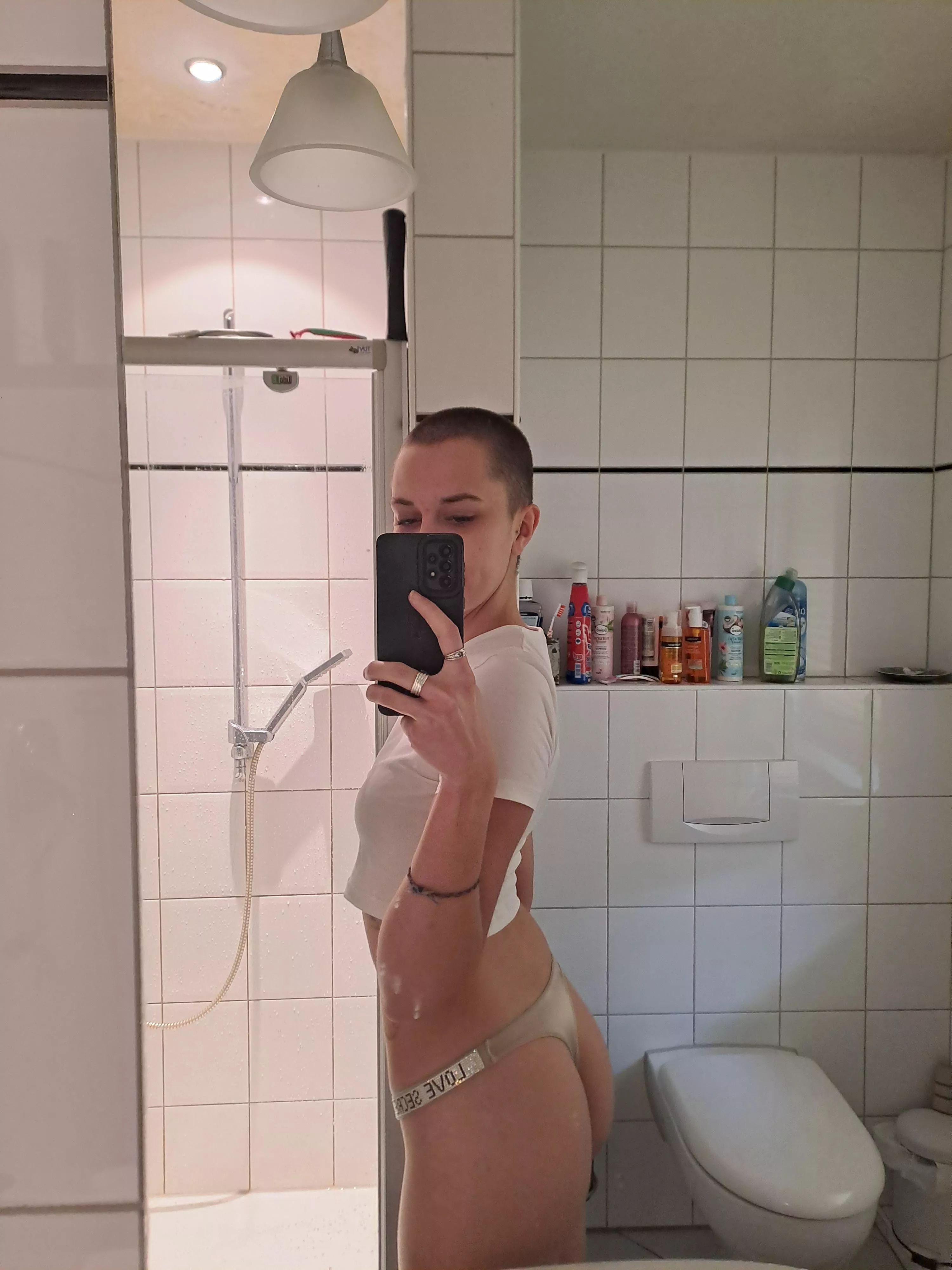 What is up on friday evening? posted by Lipstick_lovere