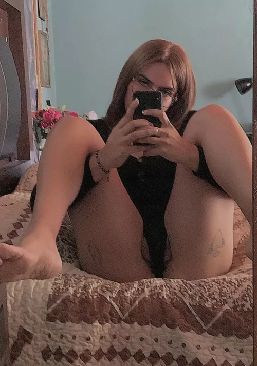 With legs open for you😈❤️ by pipiturbo