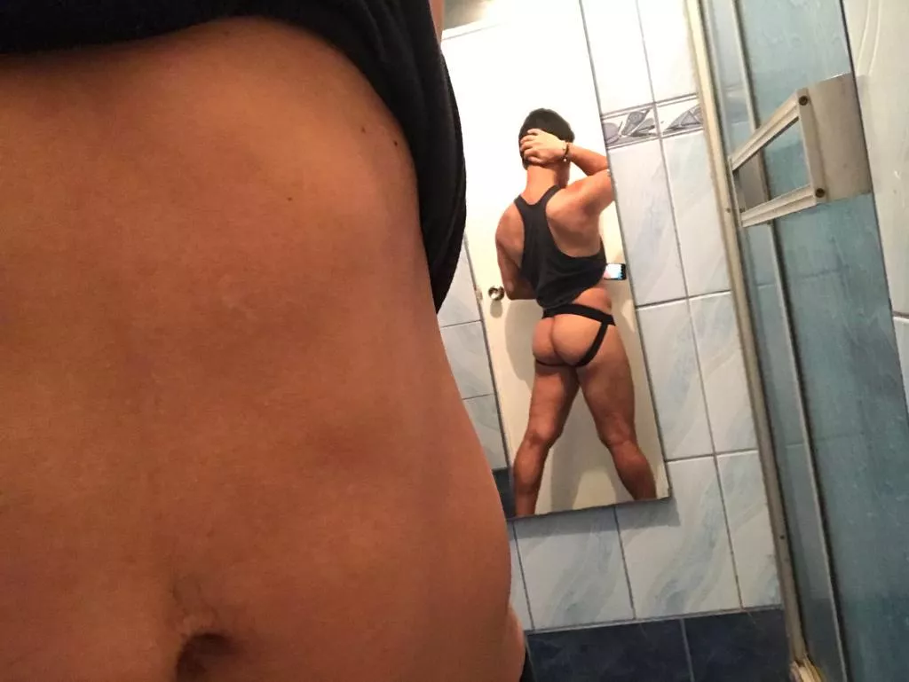 would u bite it? posted by onlylucaz_