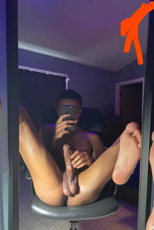 18 hung twink need a verbal daddy or big bro hmu by SockWitty738