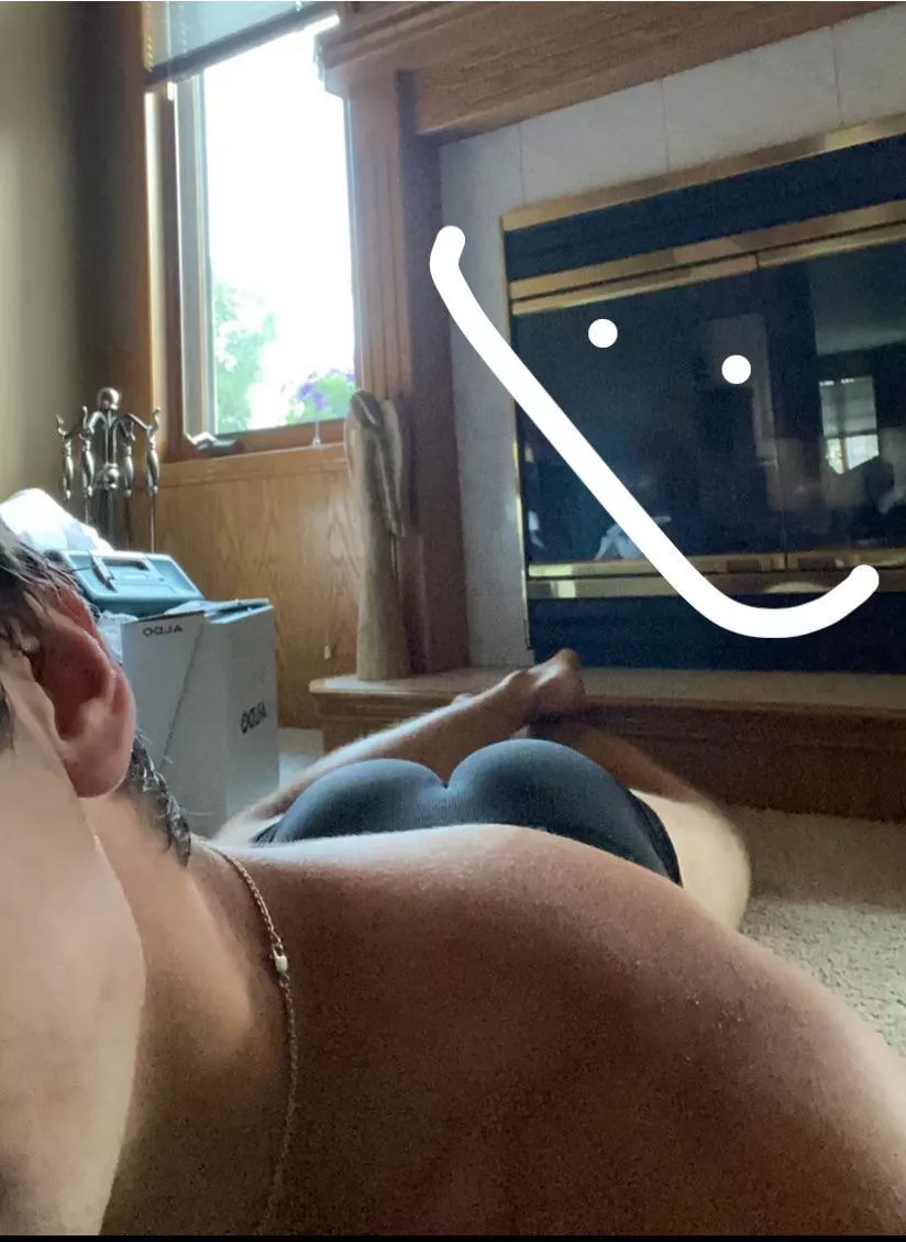 20 any hot boys wanna hmu? posted by specogecko123