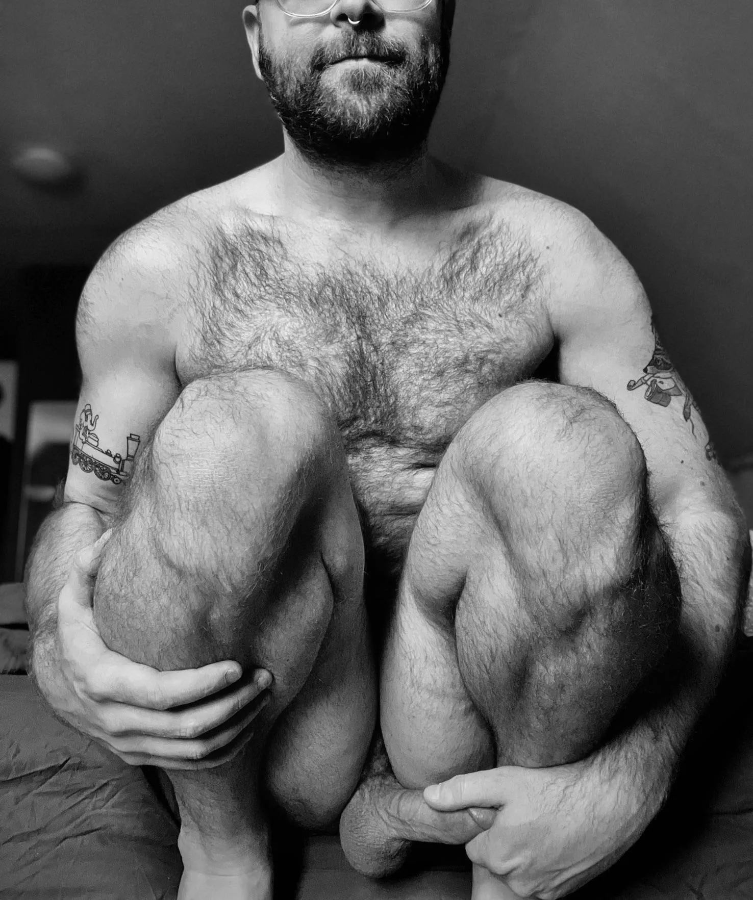 [36] Trying some new poses. What do you think? posted by PM_ME_CUTESMILES