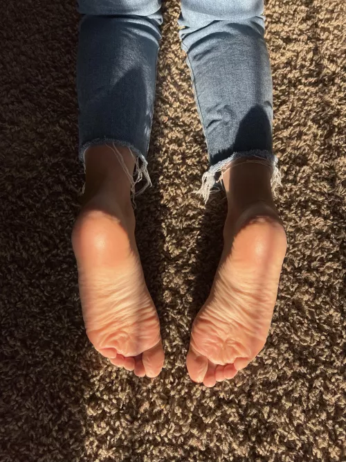 Are they pretty? by thepeachyfeet