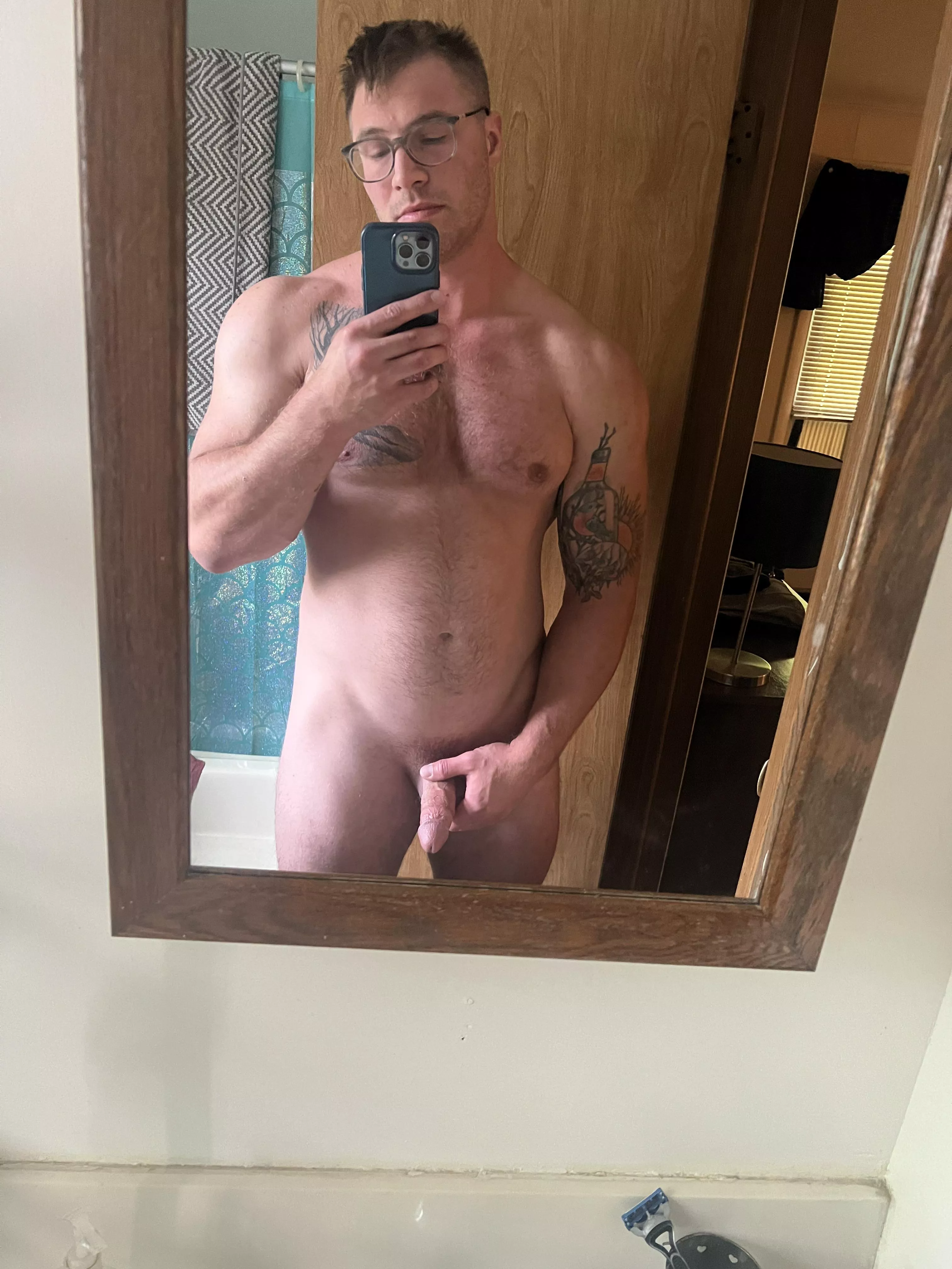 Bed head.. what would you think waking up to this? posted by Mr_kent755