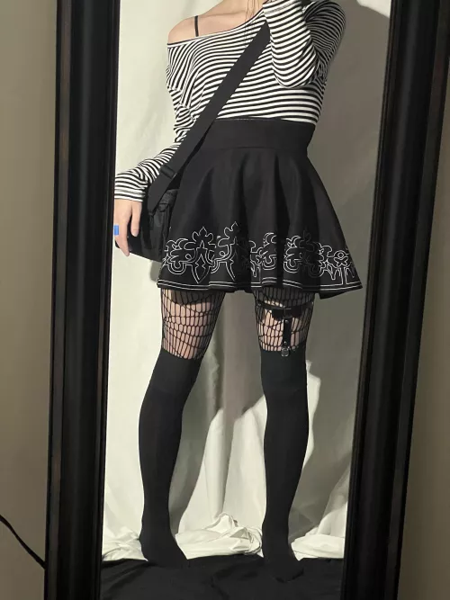 bee boo boo bop by SilenencedFrost