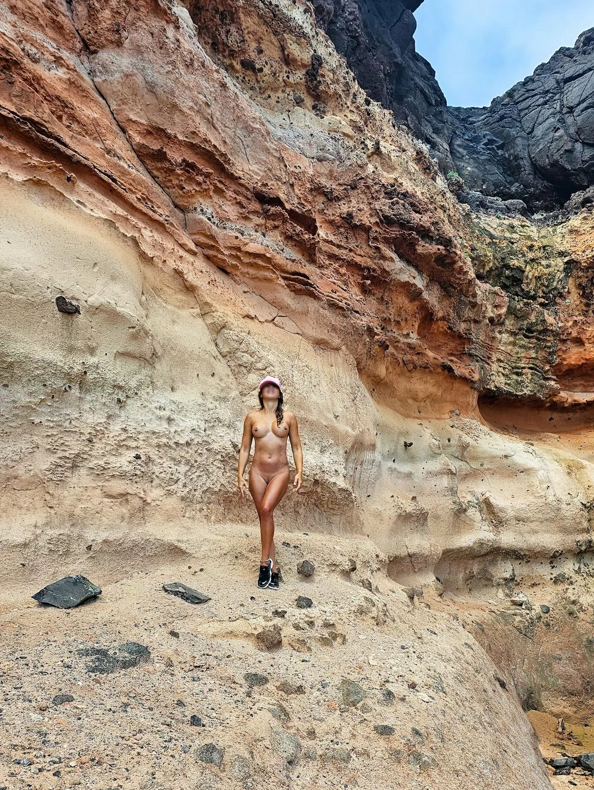 Camouflaging skills practice. If you can see me, I need to practice some more hahaha posted by WWKaye