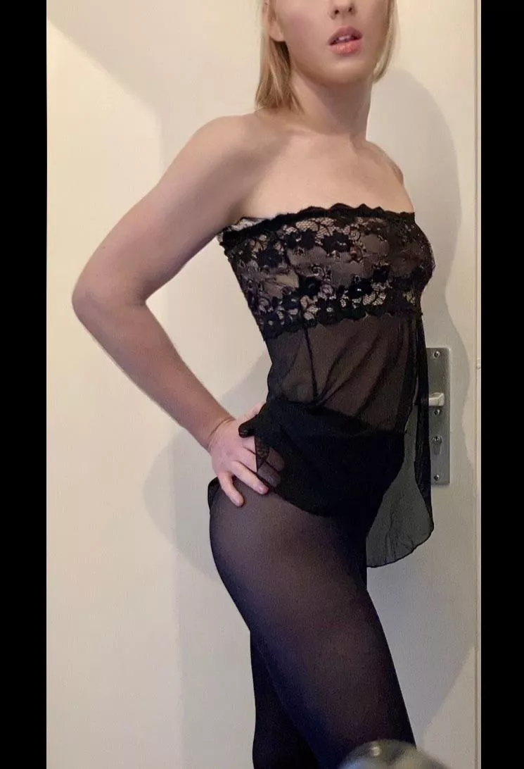 Can i be your sissy? posted by Nikkioden