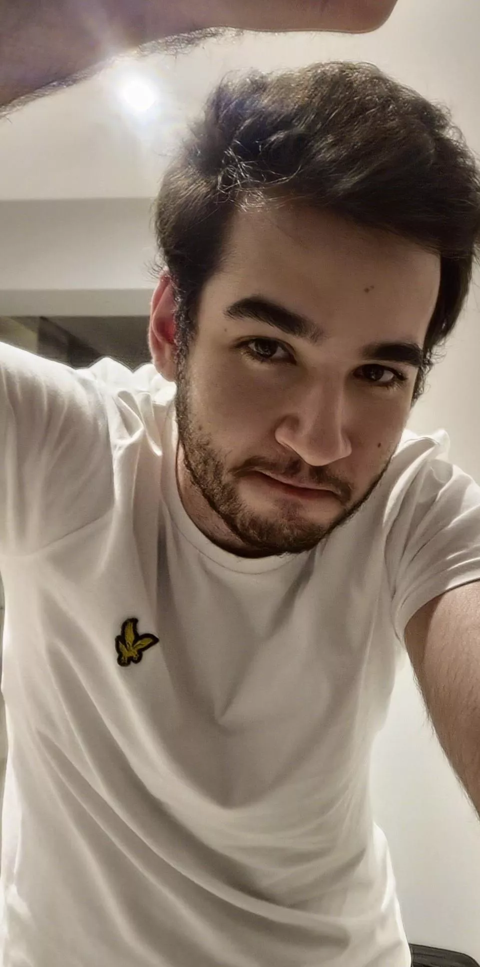 Can someone teach me how to get good pics of myself coz I have no idea what I'm doing posted by randomuser73822