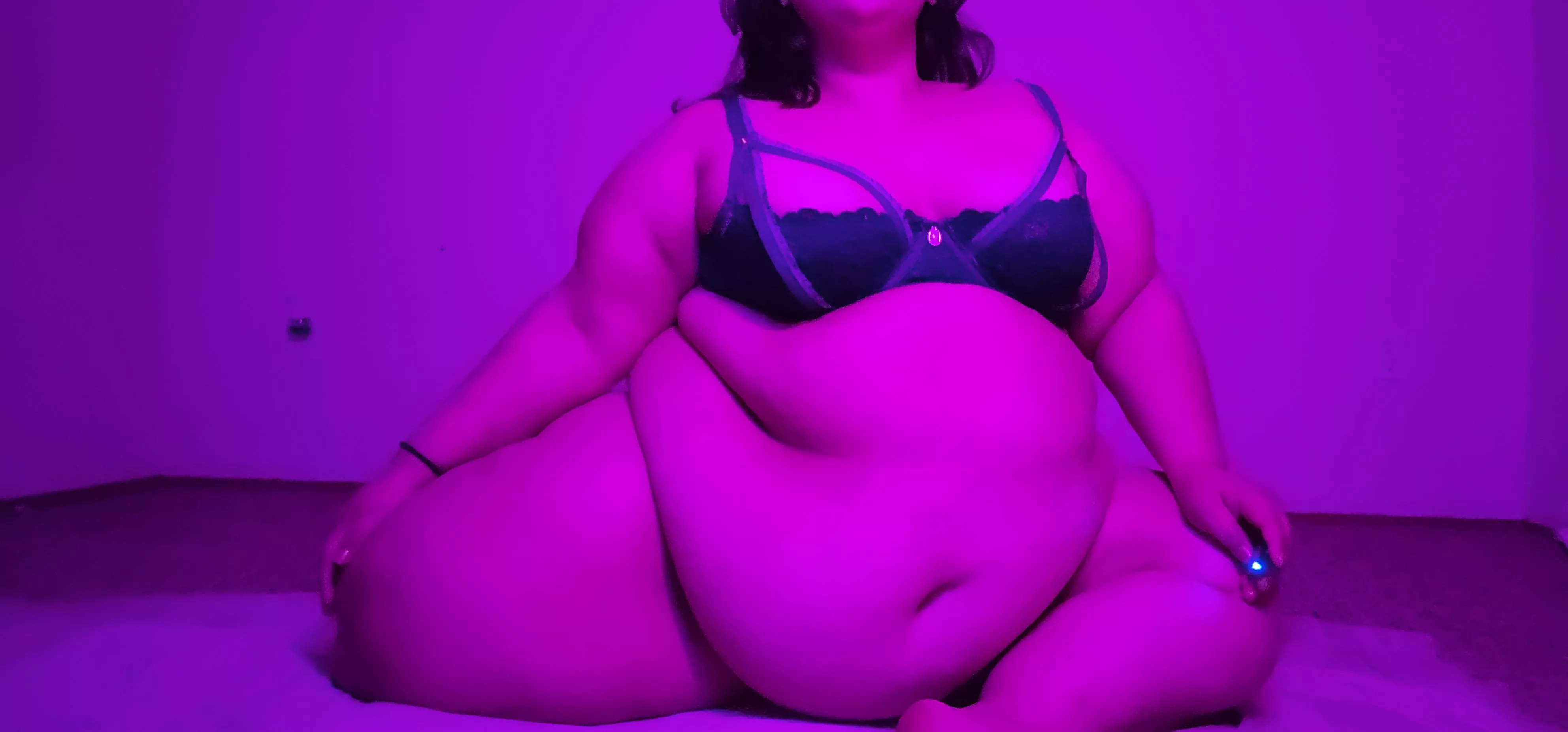 Cum lay on my belly ✨️🌙 posted by risaroo27