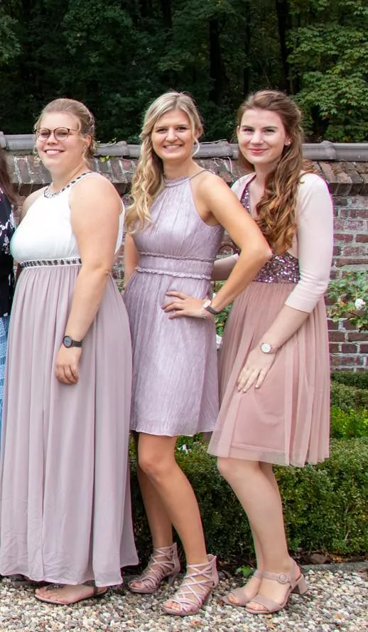 Dresses posted by phonyBrunt