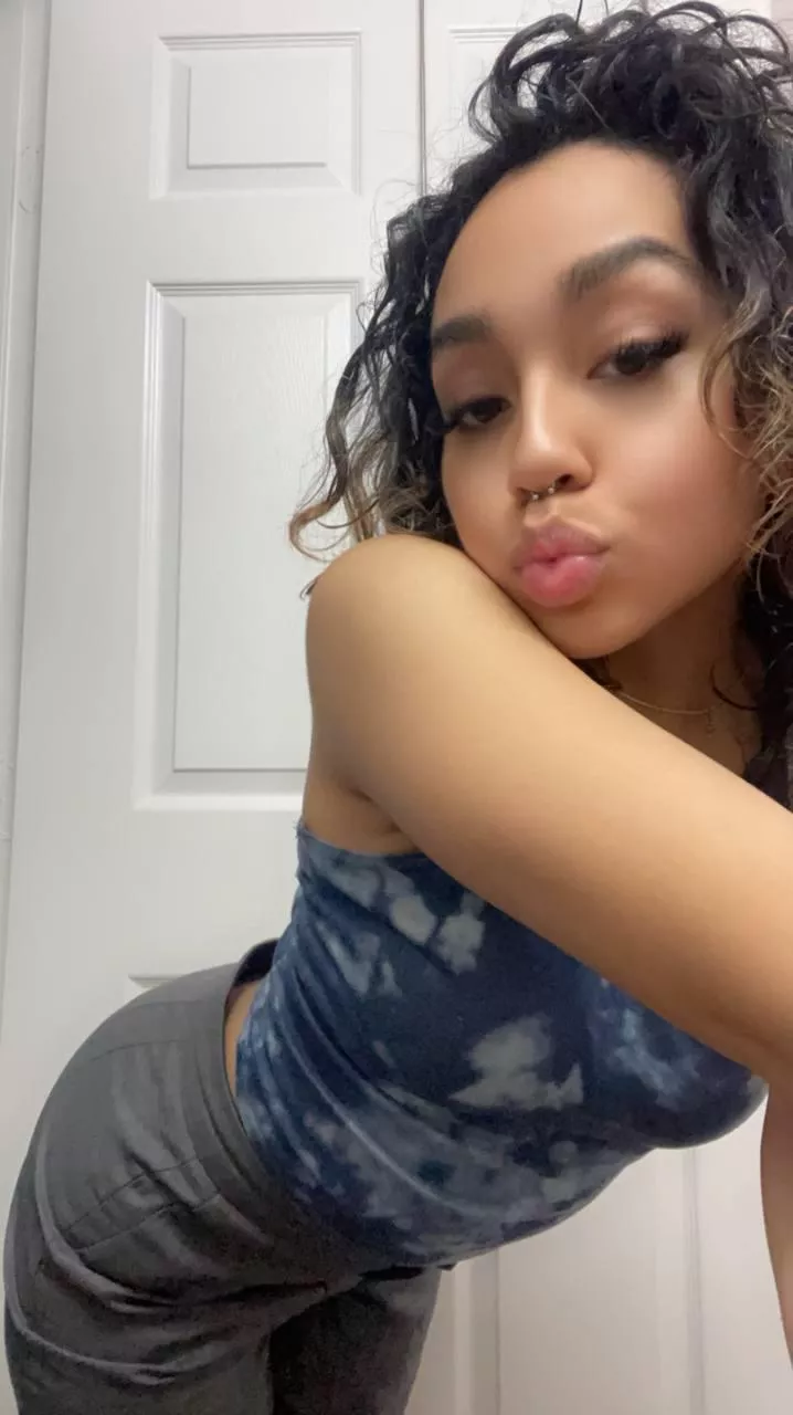 Even though I'm tiny do you still find me cute posted by Hot_Babet