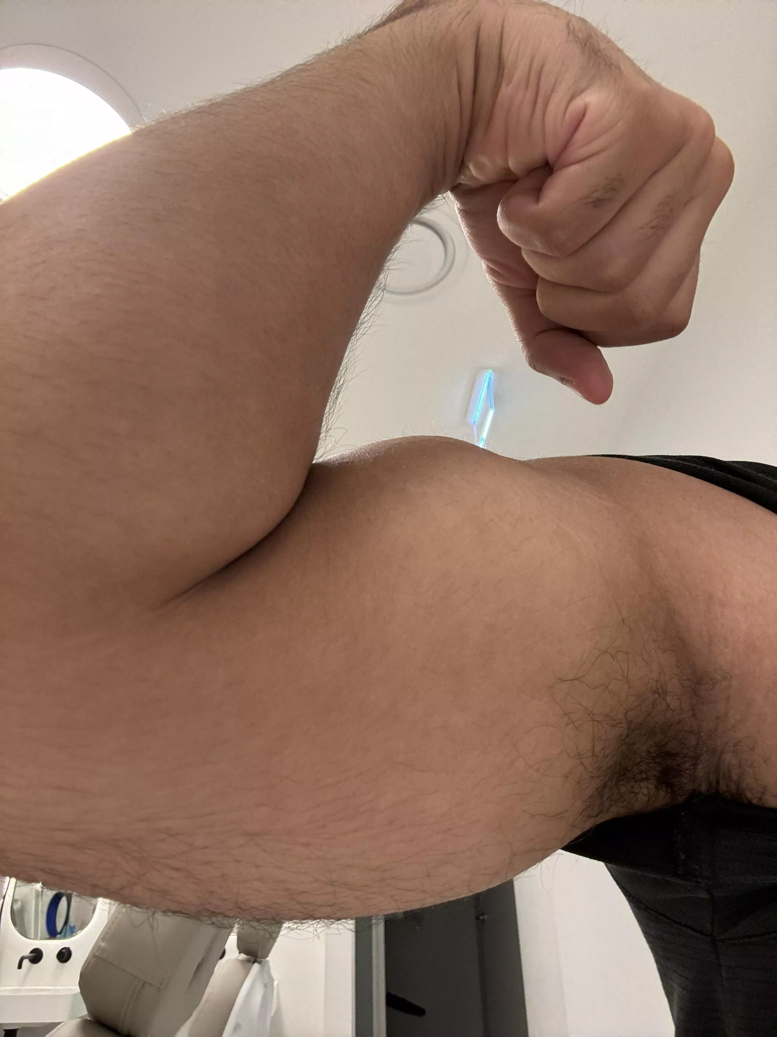 Extra hair underneath to play with posted by Expired_Twink