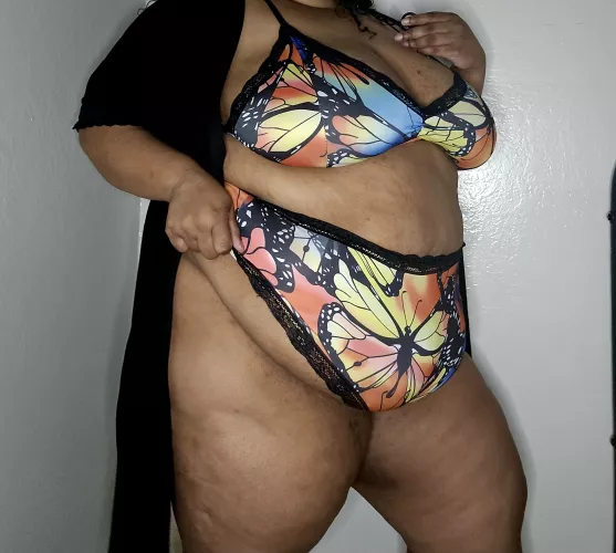 Finally built up the courage to post a full body picture 🥹🦋 by Admirable_Algae_4583