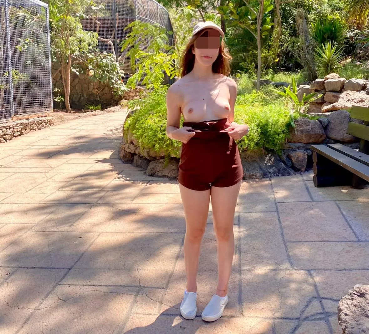 Flashed at the zoo posted by MaddiexMyles