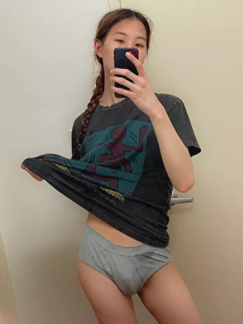 Fresh out the shower, felt cute :3 by amelianyaa