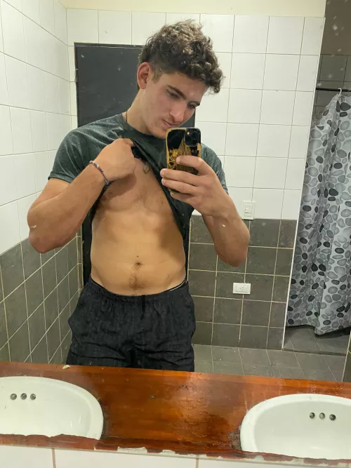 How do you say, I have abs or I haven't? by Santhiconstan