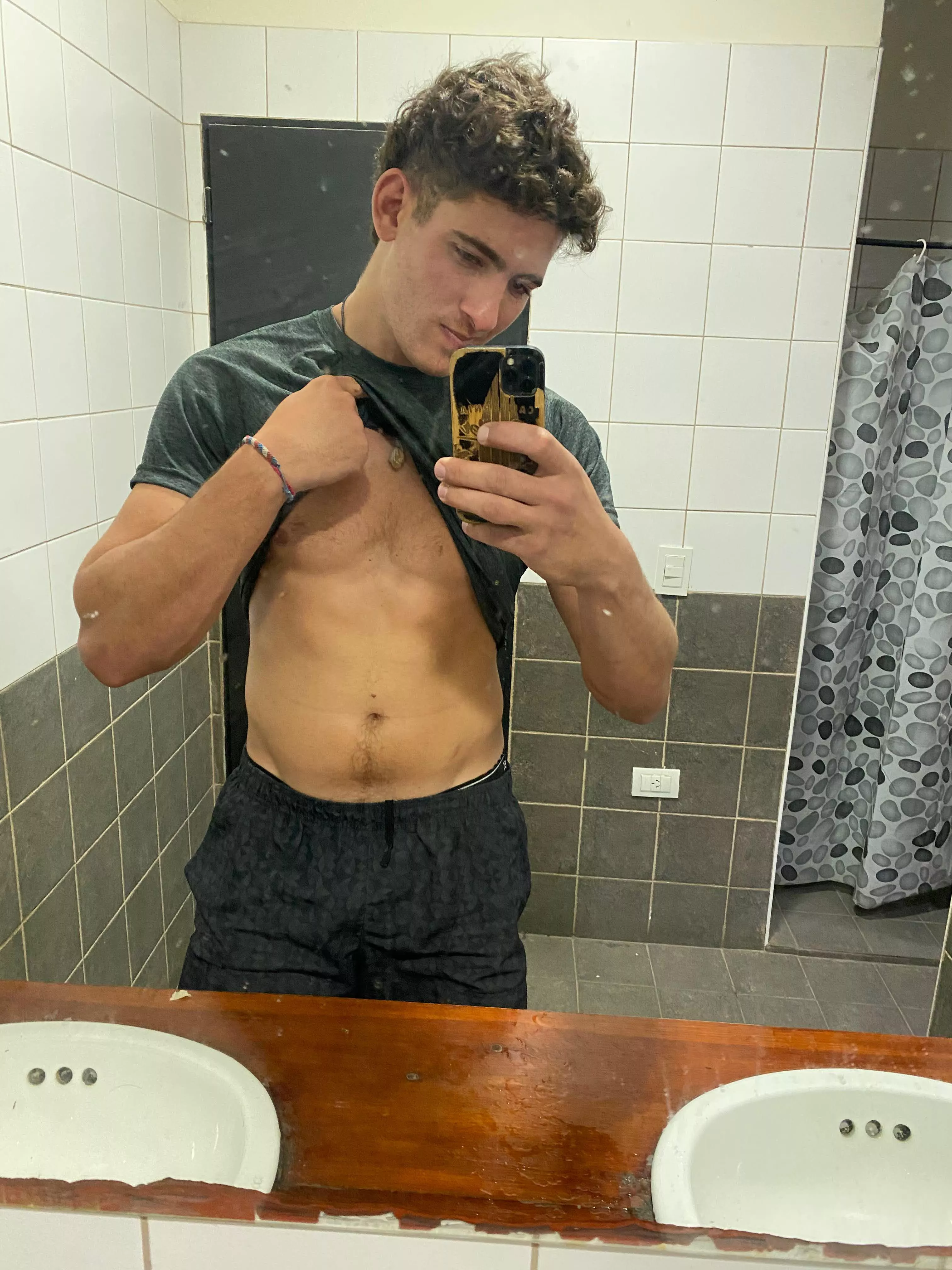 How do you say, I have abs or I haven't? posted by Santhiconstan