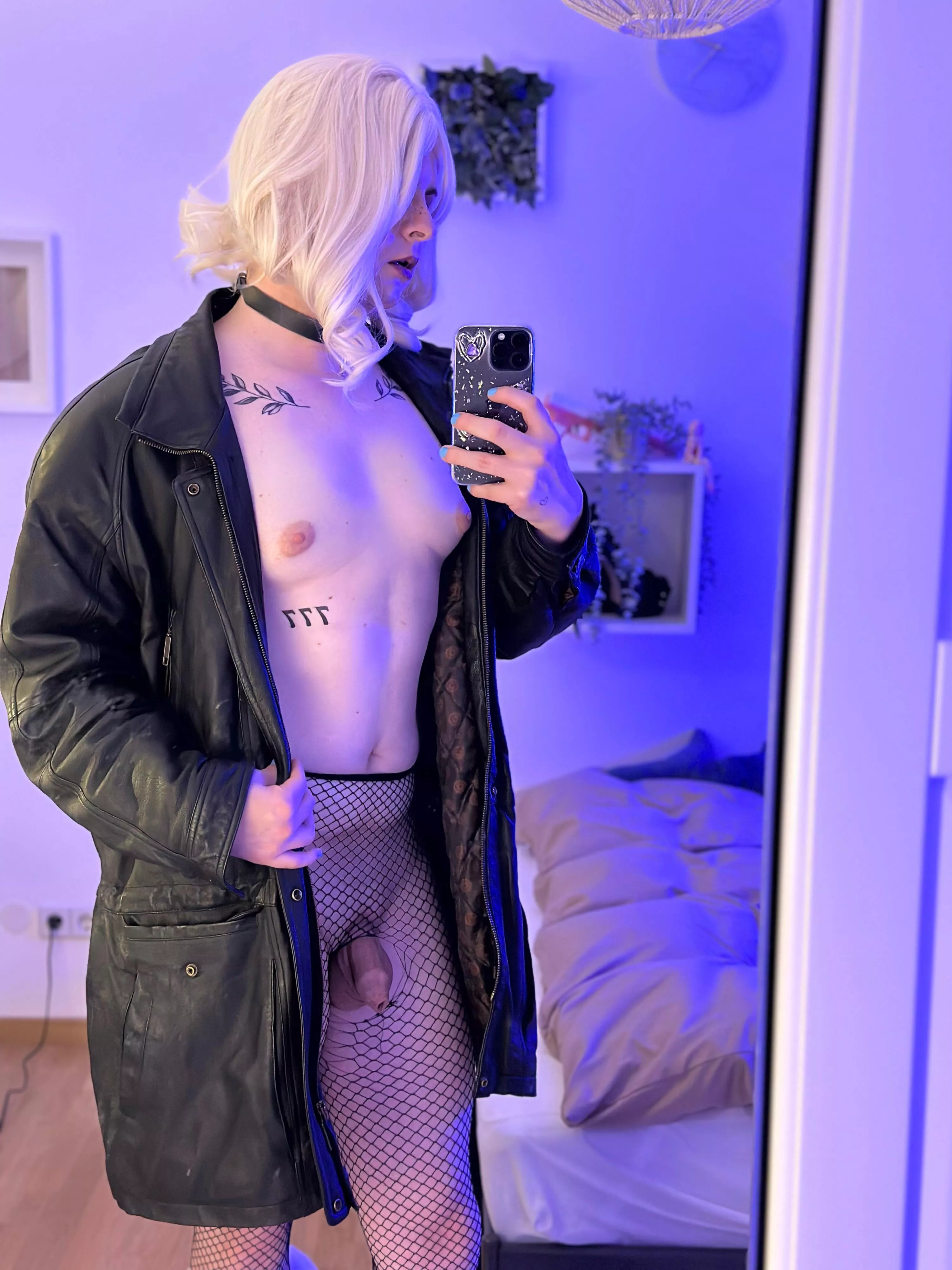 How would you play with me? posted by bby__nina