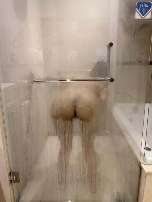 I wait for you naked. by sensualyami