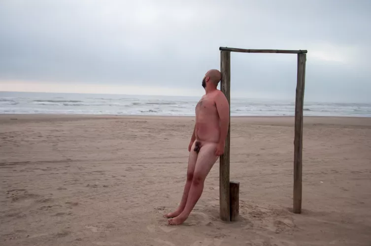 Just chilling at the beach. by Monopilo