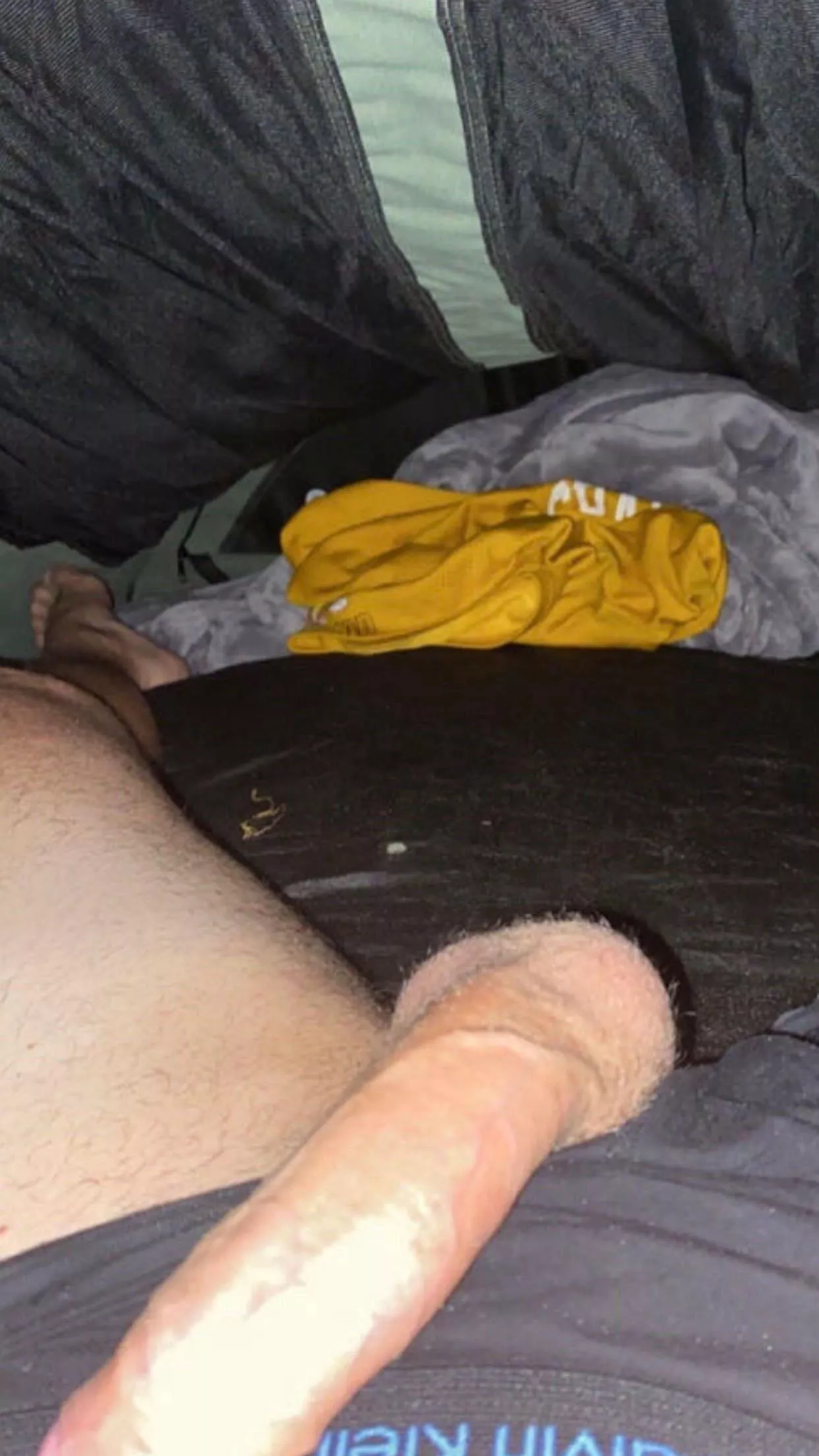 M19 aus entertain me while I’m at work. Only respond to 🔴 and 🟣 snaps 👻bennyhends posted by Safe_Ad4986