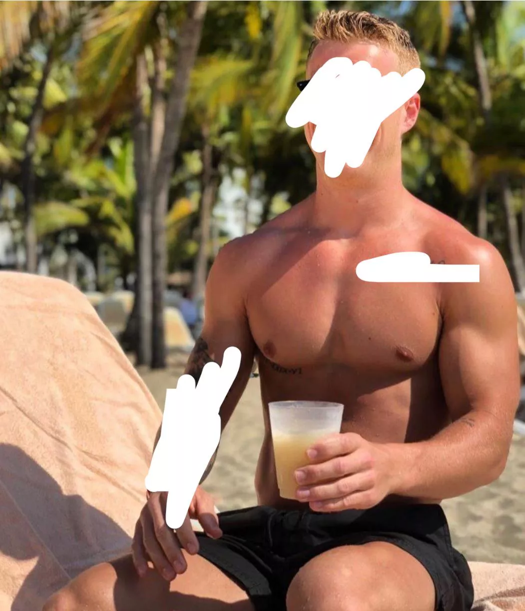 Martino19, only into muscular dudes posted by kumbaya91