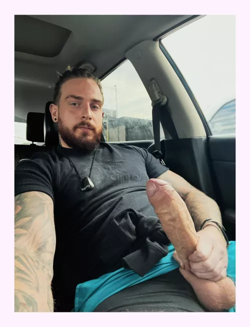 should I dm you the uncropped photo? by New-Theme9824